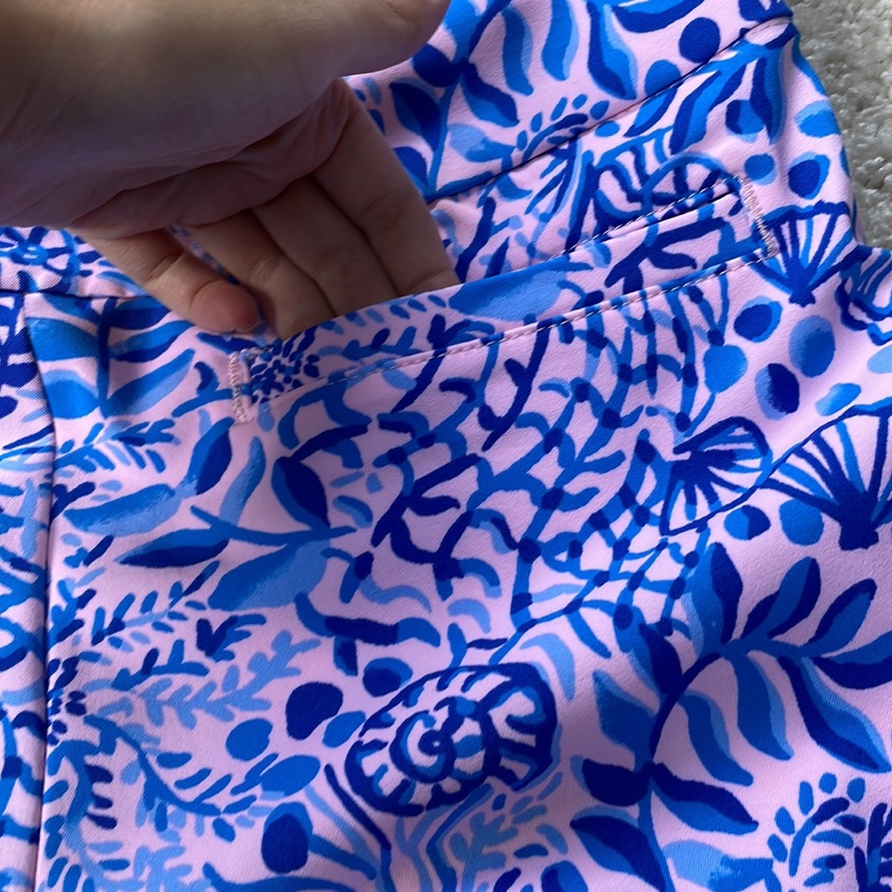 NWT Lilly Pulitzer Reid Short UPF 50+ - Picture 9 of 10
